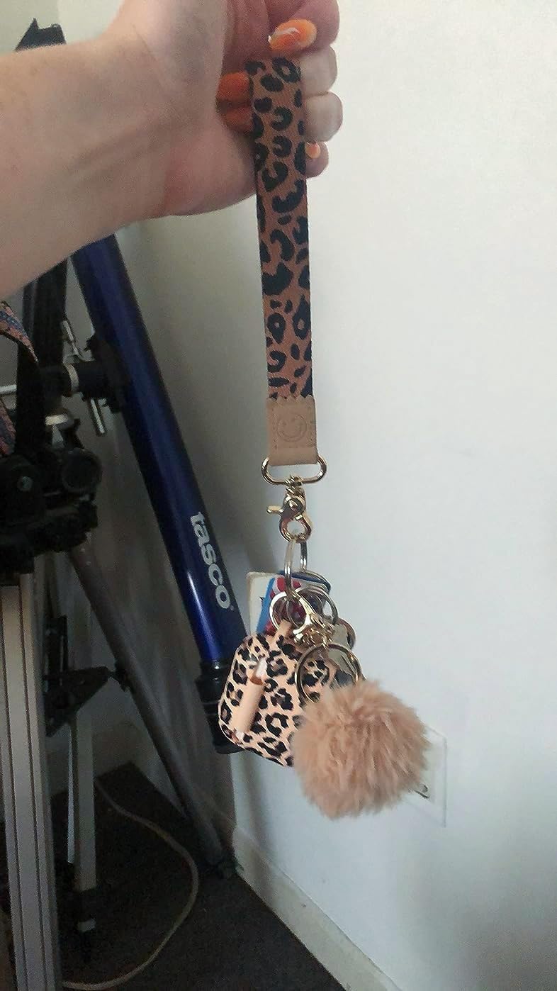 DQL gifts for women short lanyard for keys, cute leopard pattern wrist keychain lanyard for keys, key chain wristlet for women(LEOPARD) - Image 3